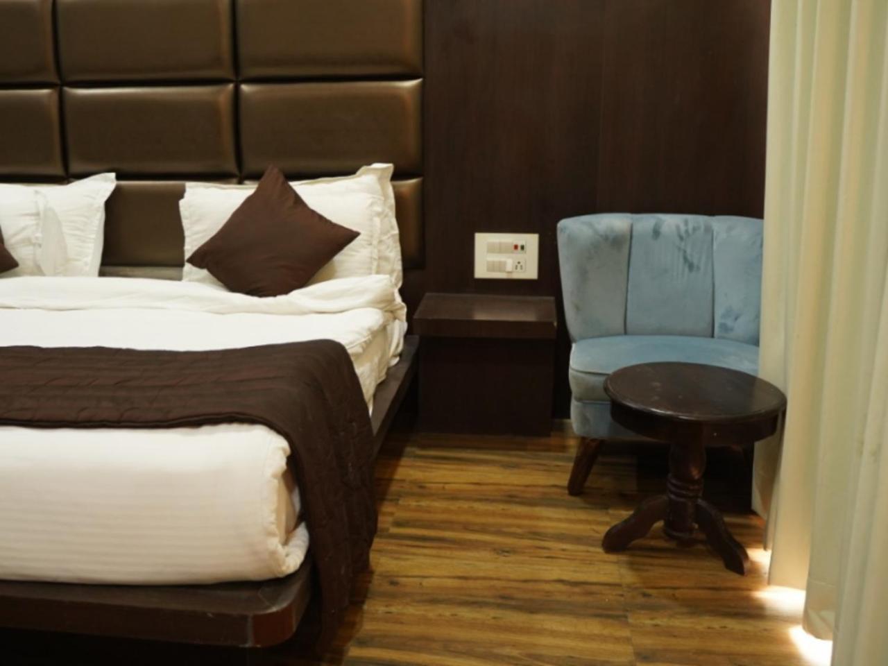 Raas Mahal-Hotel In Jaipur Near Tourist Places Bagian luar foto