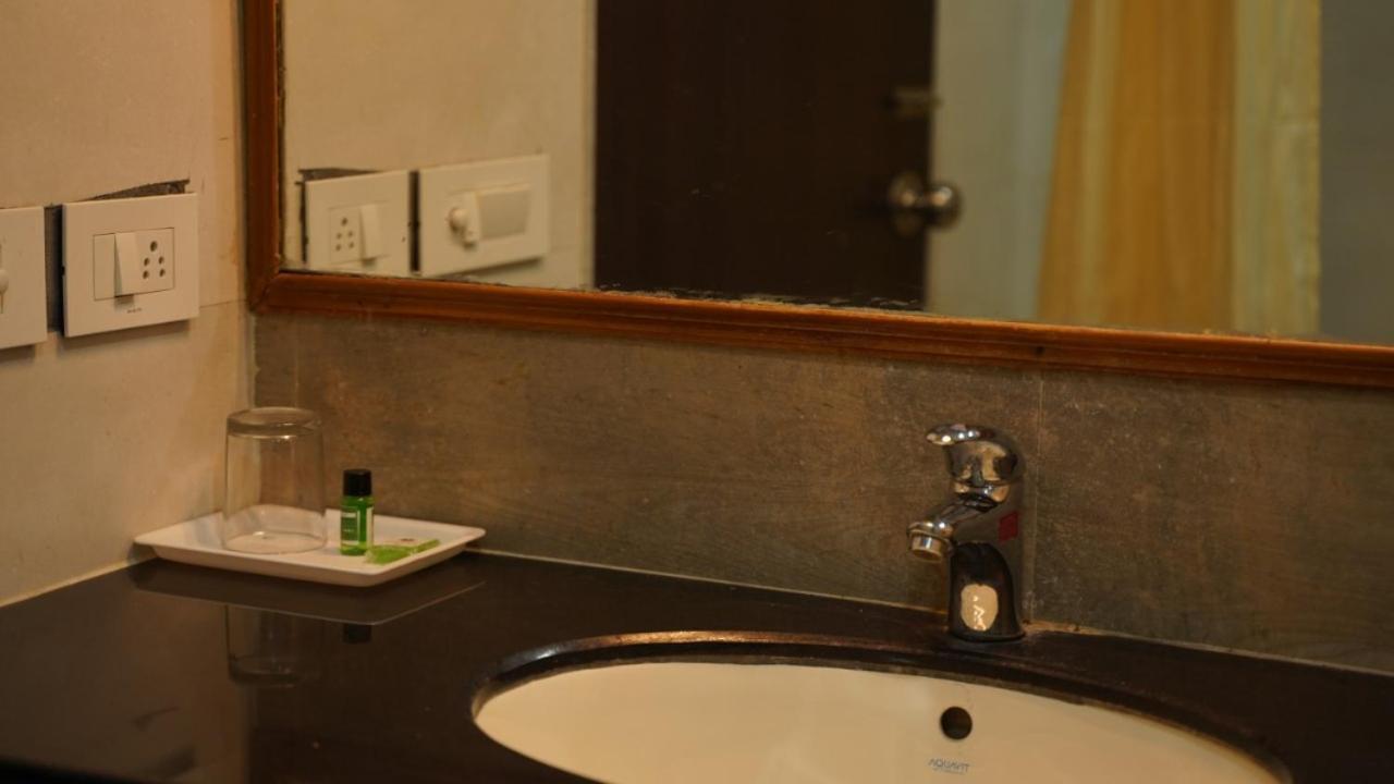 Raas Mahal-Hotel In Jaipur Near Tourist Places Bagian luar foto