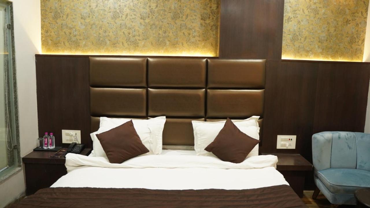 Raas Mahal-Hotel In Jaipur Near Tourist Places Bagian luar foto